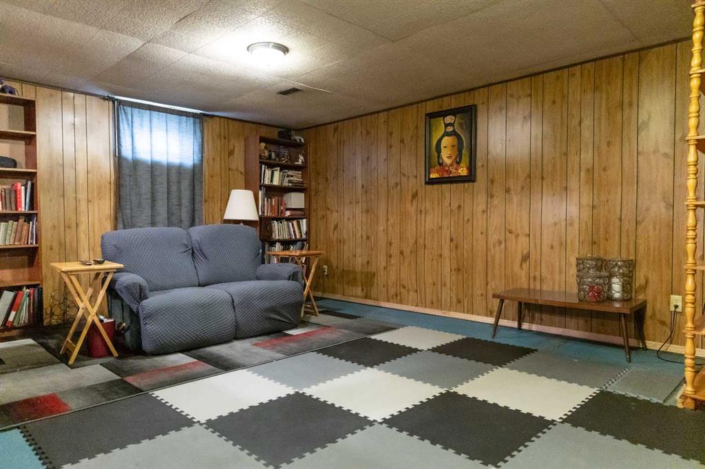 Picture for 21 Watson Street  https://www.cirrealty.ca/reb/cara/8/A2267608_32.jpg