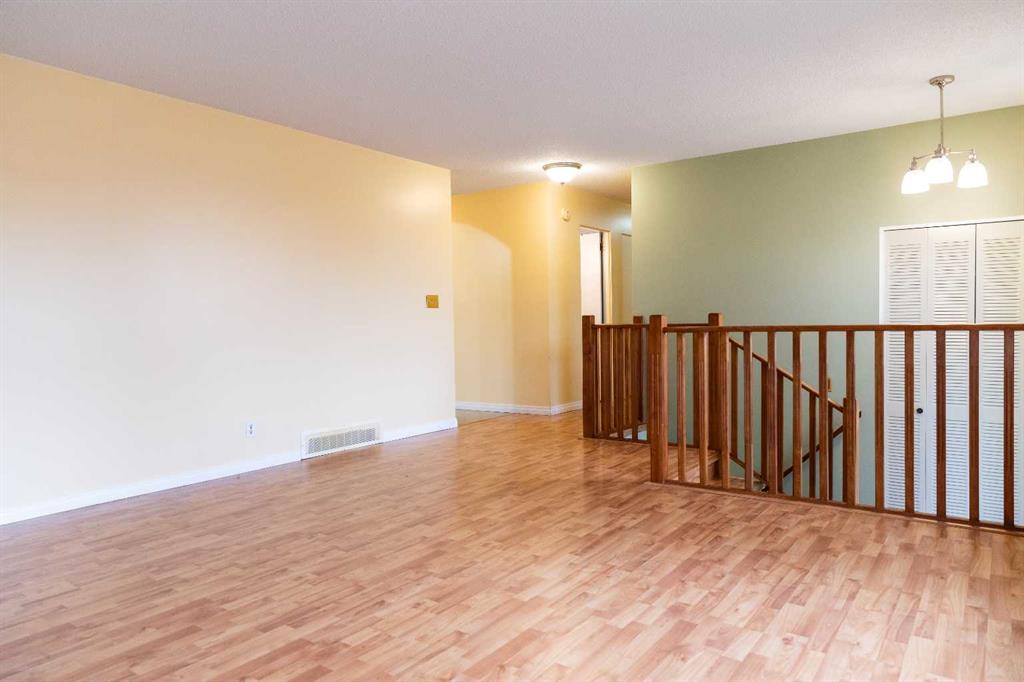 Picture for 21 Watson Street  https://www.cirrealty.ca/reb/cara/8/A2267608_8.jpg