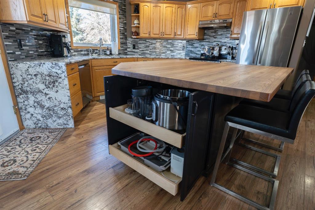 Picture for 14 Riviera Drive  https://www.cirrealty.ca/reb/cara/8/A2267638_11.jpg