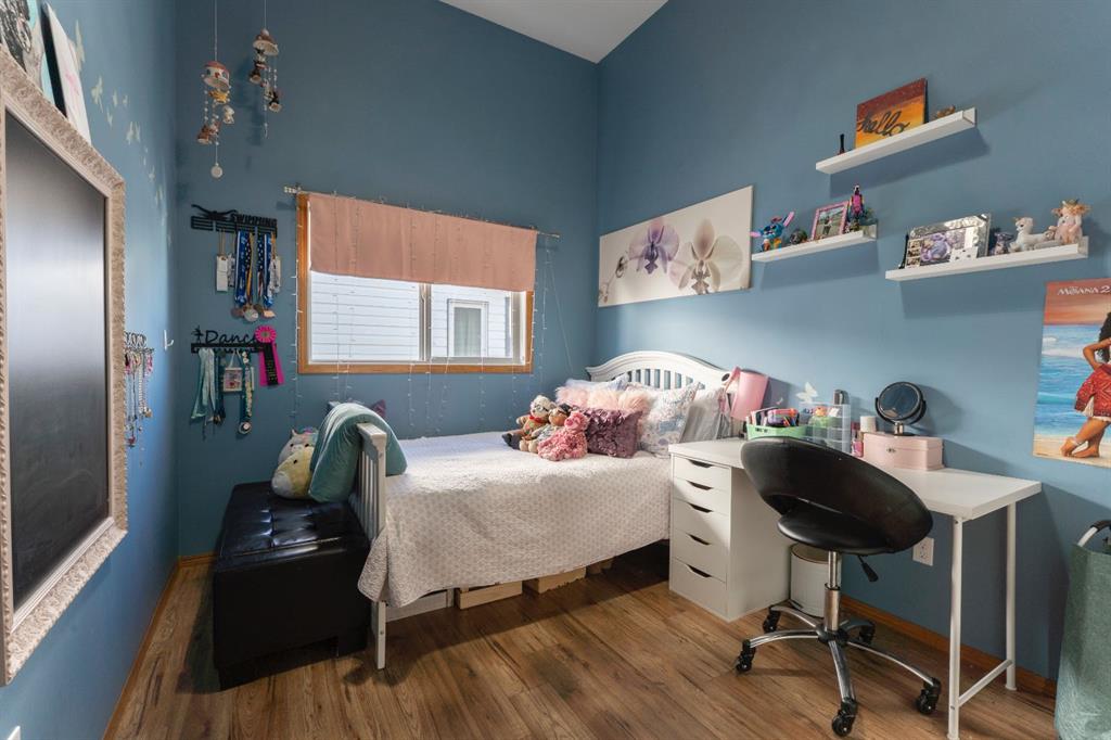 Picture for 14 Riviera Drive  https://www.cirrealty.ca/reb/cara/8/A2267638_12.jpg