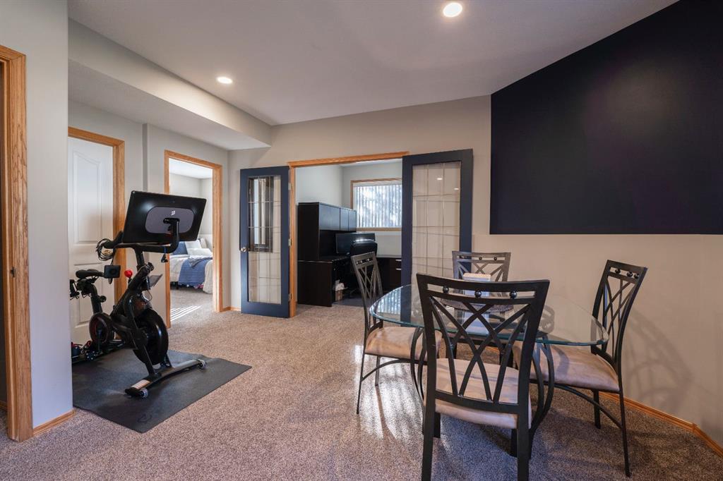 Picture for 14 Riviera Drive  https://www.cirrealty.ca/reb/cara/8/A2267638_20.jpg