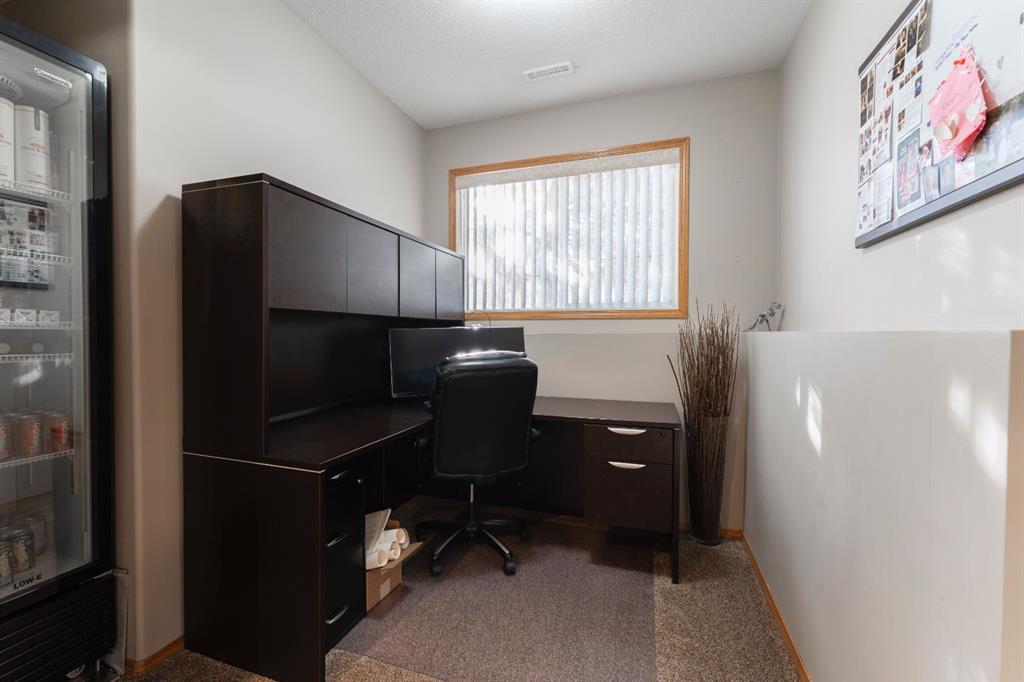 Picture for 14 Riviera Drive  https://www.cirrealty.ca/reb/cara/8/A2267638_21.jpg