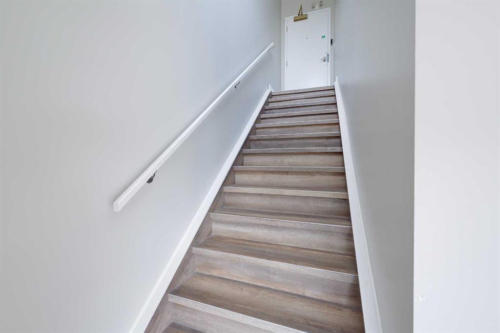 Picture for 203, 5116 52 Street 