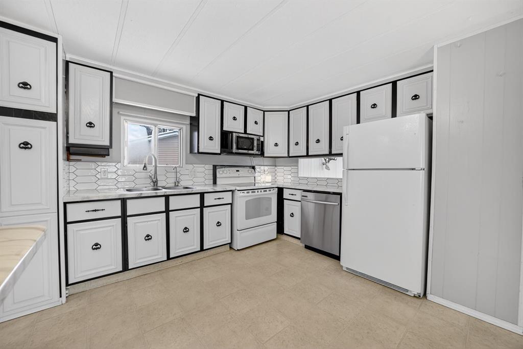 Picture for 220 5 Street NW