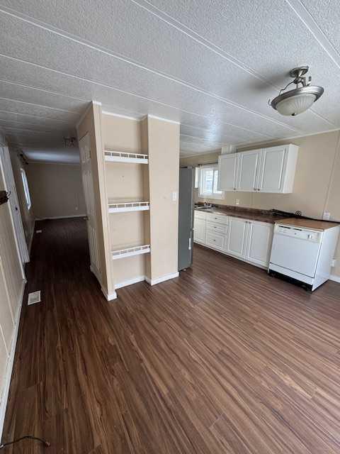 Picture for 9, 5344 76 Street 