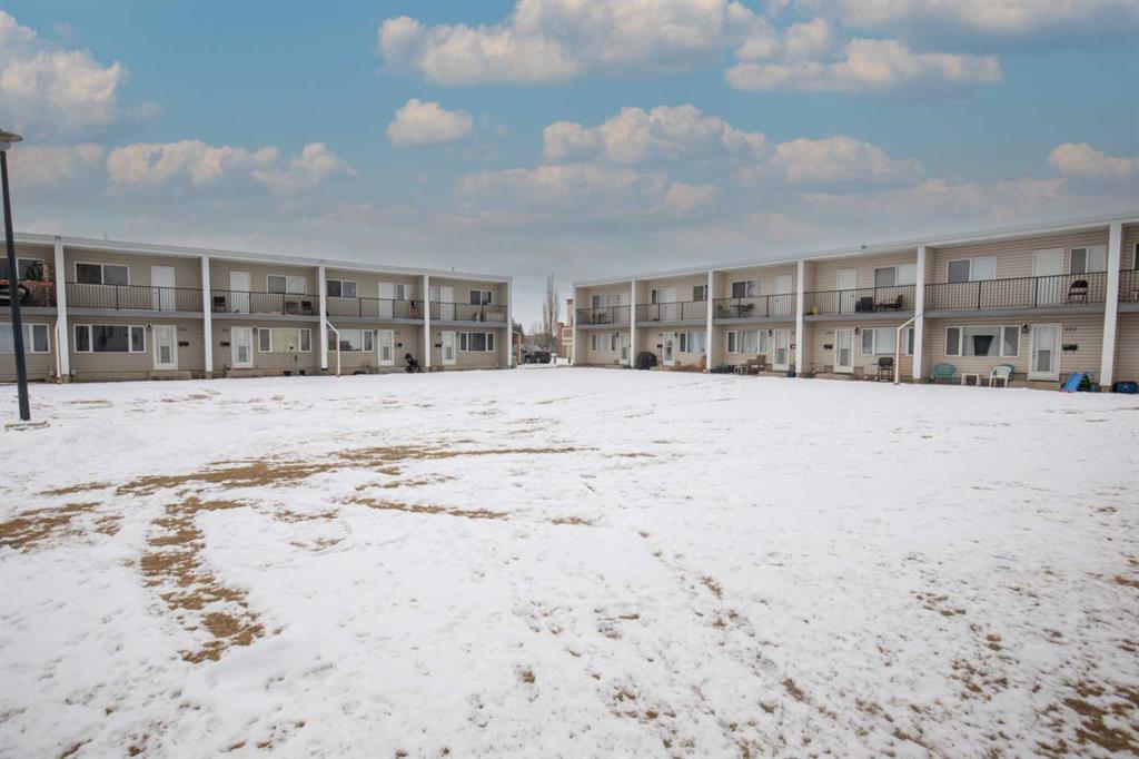 Picture for 502, 4719 33 Street 