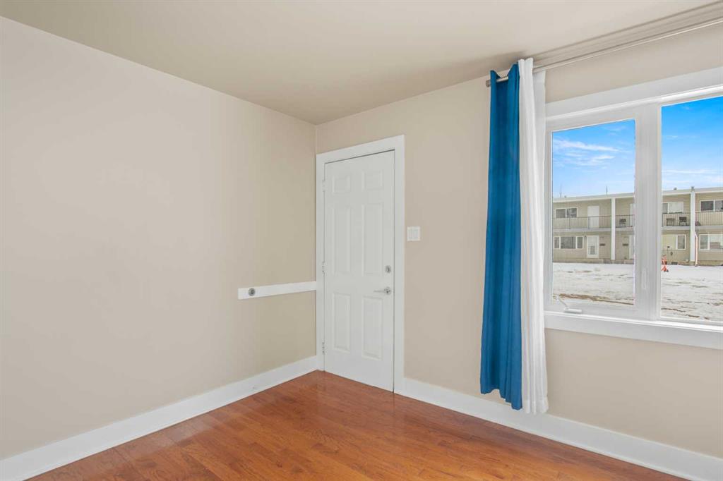 Picture for 502, 4719 33 Street 