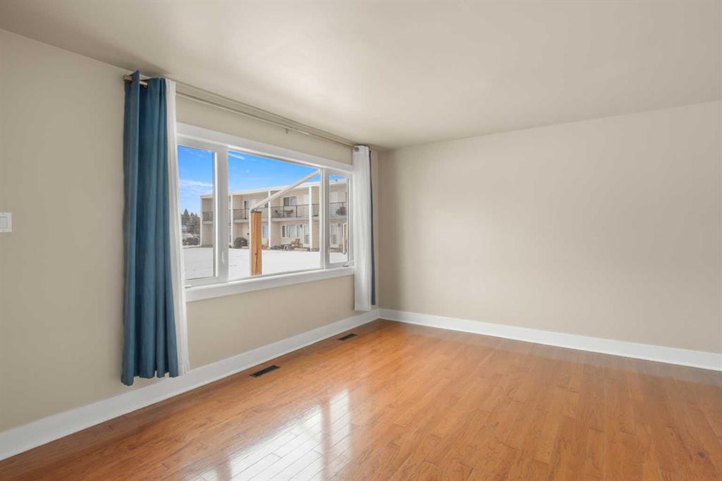 Picture for 502, 4719 33 Street 