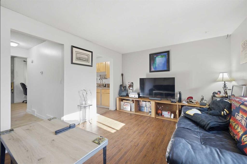 Picture for 34, 5935 63 Street 