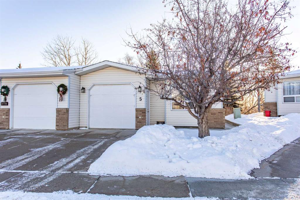 Picture for 5, 5125 62 Street 