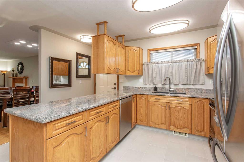 Picture for 5, 5125 62 Street 