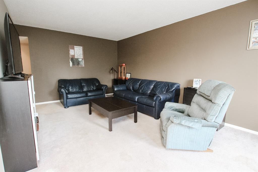 Picture for 5, 3501 51 Avenue 