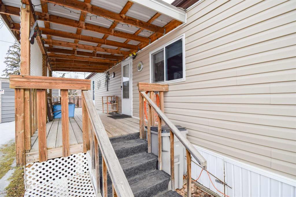 Picture for 2, 4822 58 Street 