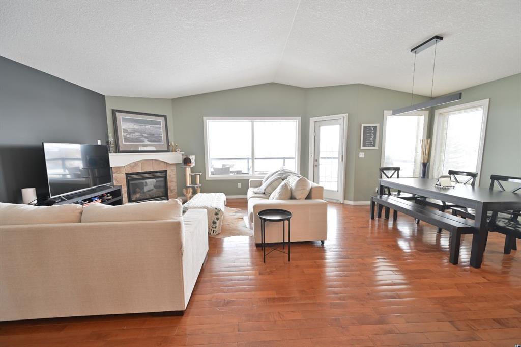 Picture for 77 Pondside Crescent 