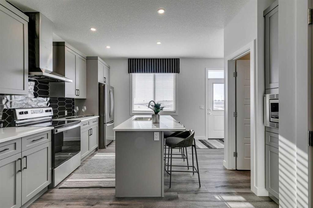 Picture for 592 Buffaloberry Manor SE