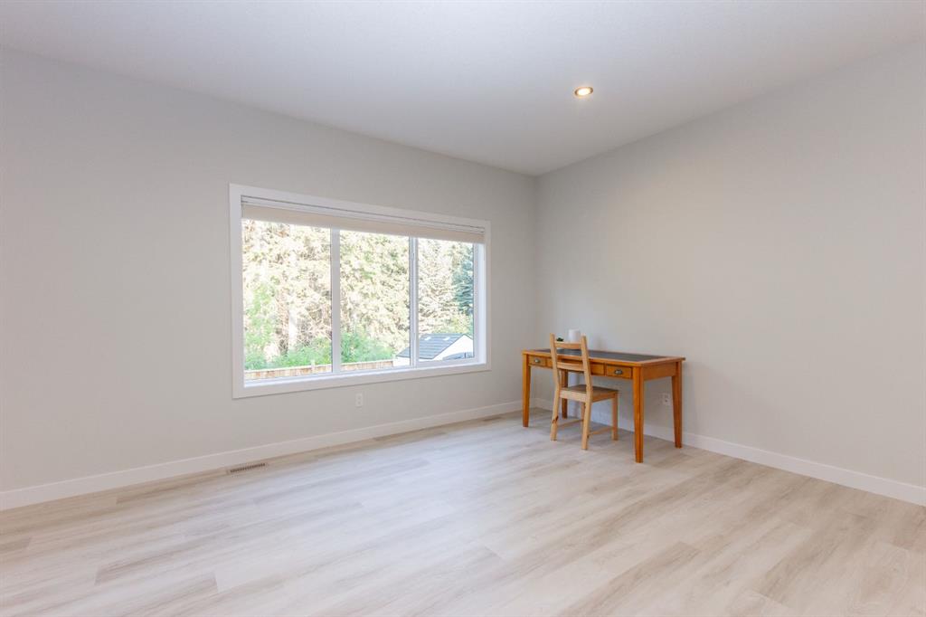 Picture for 165 Thompson Crescent 