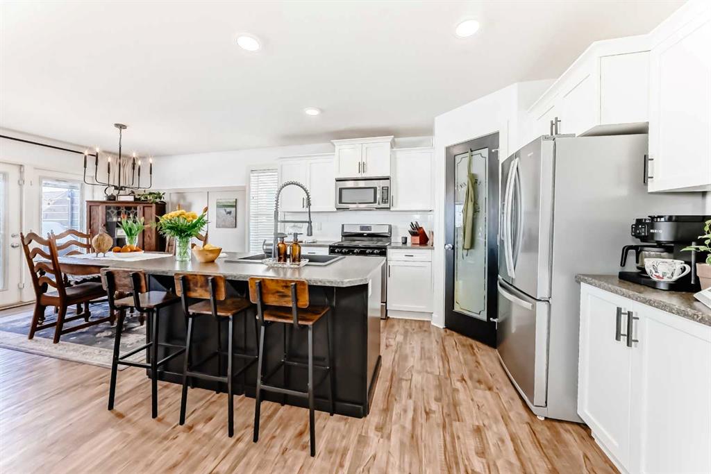 Picture for 6404 60 Street Close  