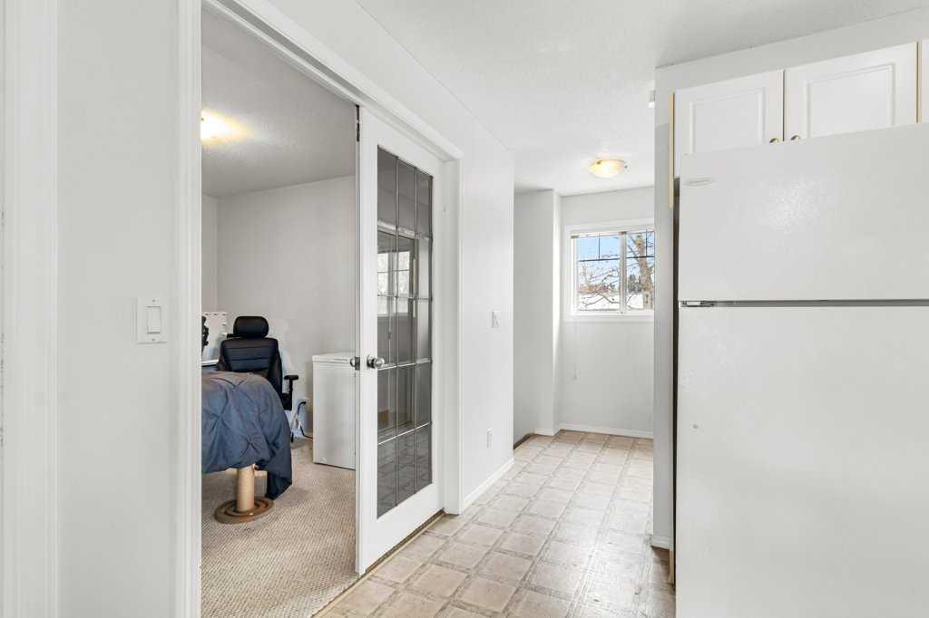 Picture for 2001, 5220 50A Avenue 