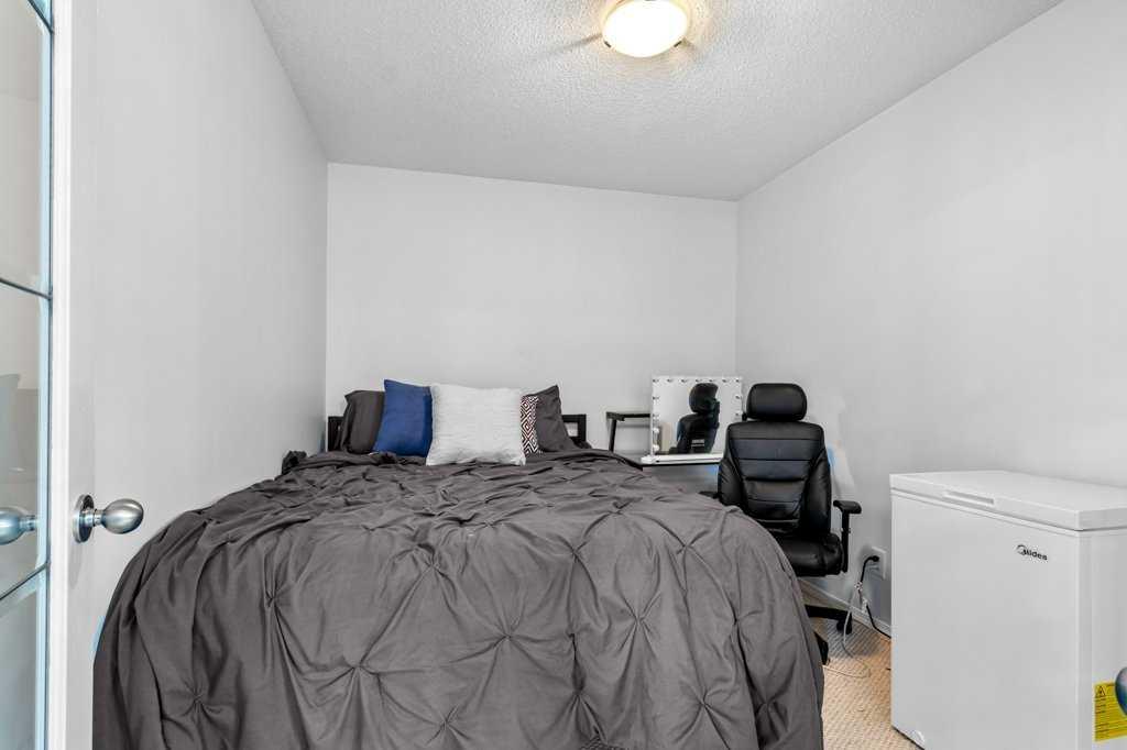 Picture for 2001, 5220 50A Avenue 