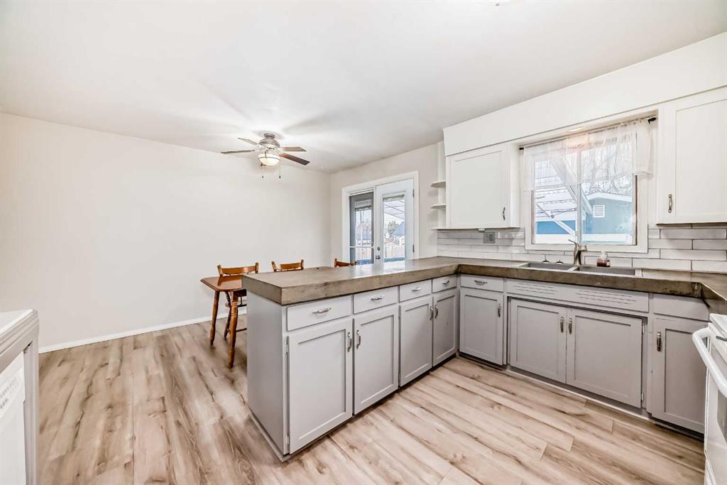 Picture for 5416 55 Street  