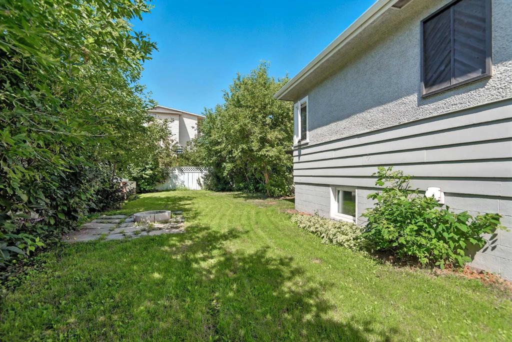 Picture for 4756 54 Street 