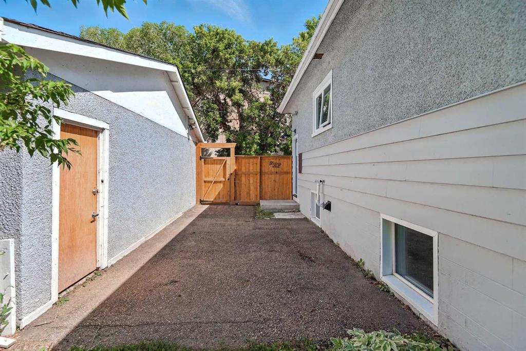 Picture for 4756 54 Street 
