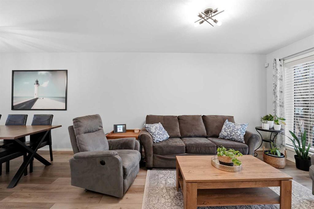 Picture for 1005, 30 Carleton Avenue 