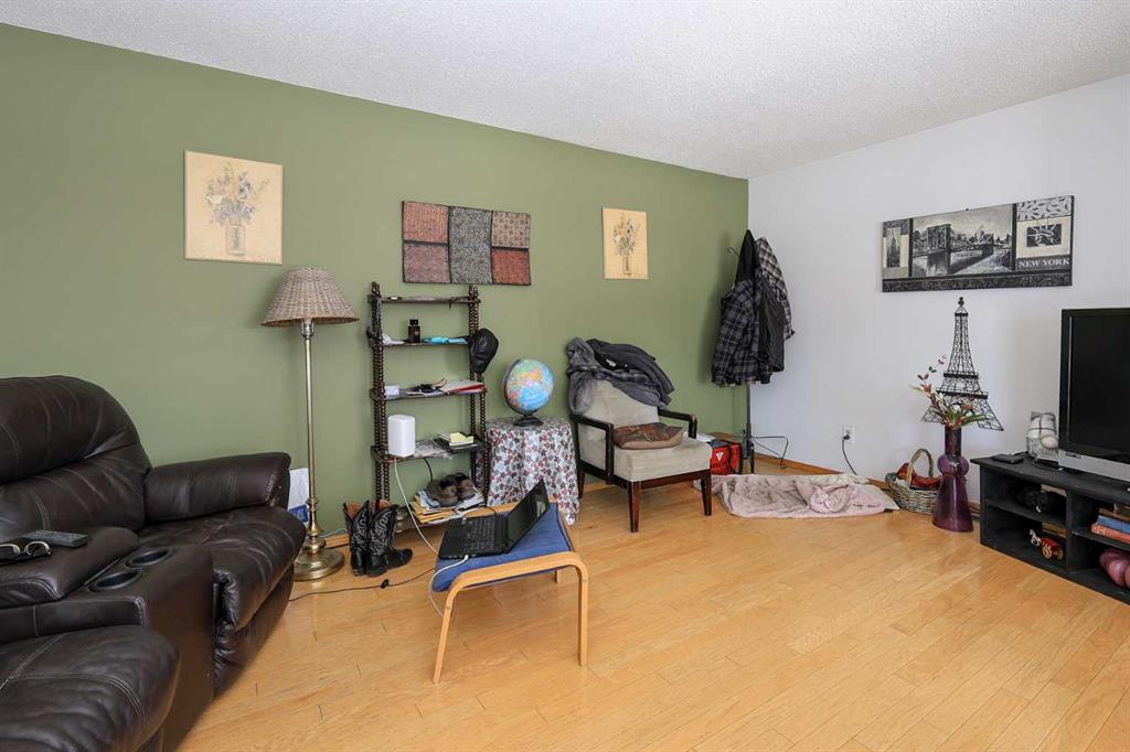 Picture for 98 Welton Crescent 