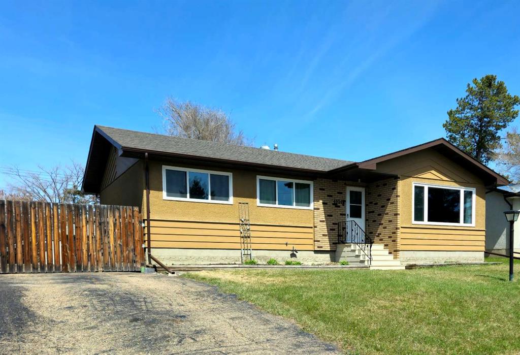 Picture for 4924 39 Street 