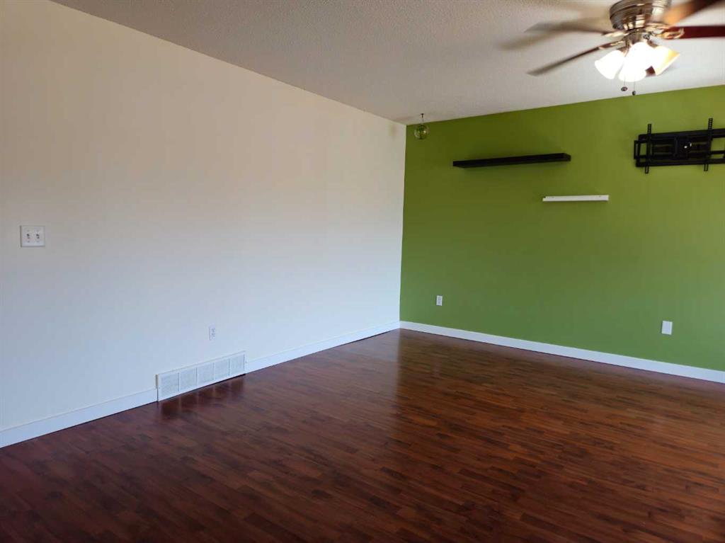 Picture for 4924 39 Street 