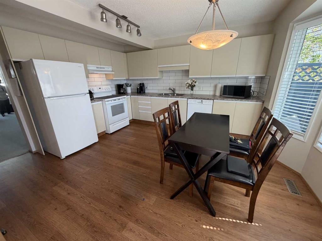 Picture for 25 Ellenwood Drive 