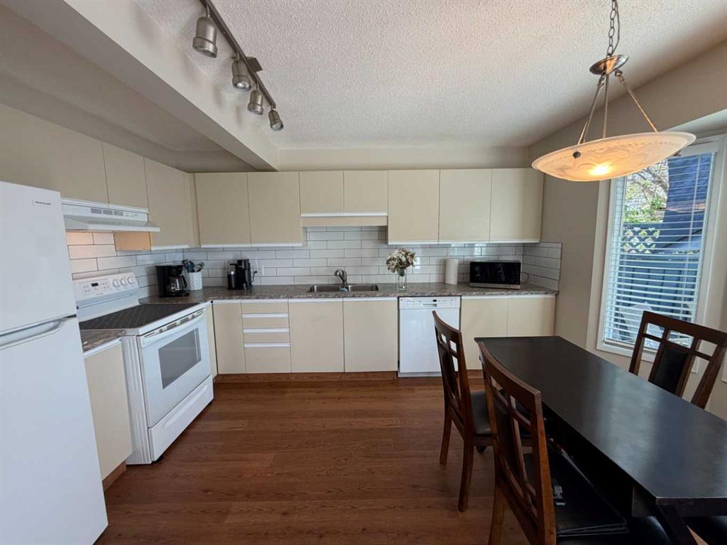 Picture for 25 Ellenwood Drive 