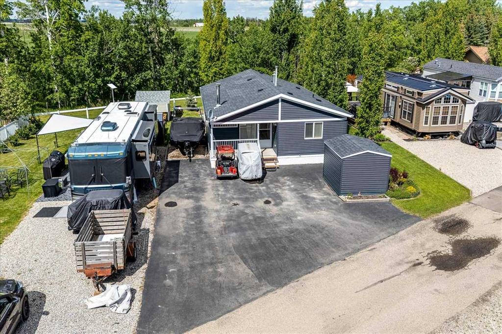 Picture for 6027, 35468 Range Road 30  