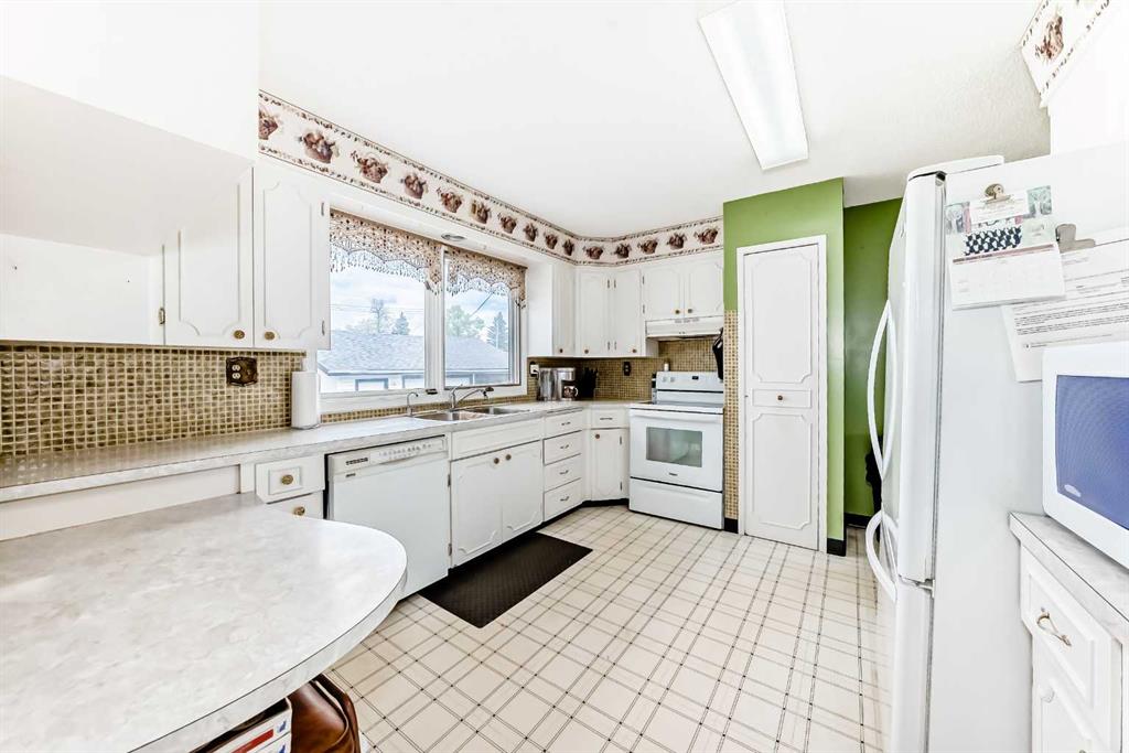 Picture for 6004 53 Ave  