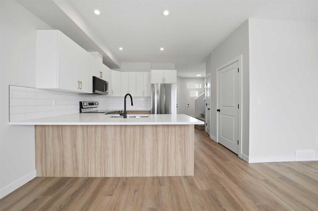 Picture for 85 Pinnacle Close 