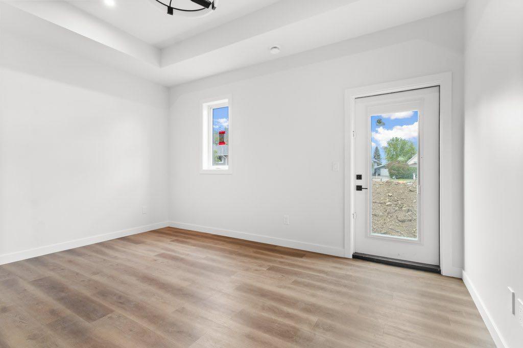 Picture for 5, 5463 55 Avenue 