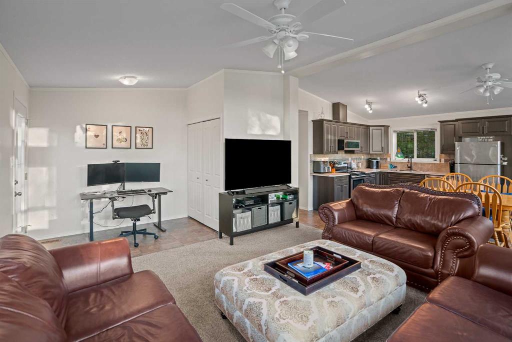 Picture for 421, 41251 Range Road 210   https://www.cirrealty.ca/reb/cara/9/A2260359_13.jpg