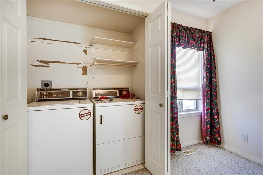 Picture for 4606 55 Avenue  https://www.cirrealty.ca/reb/cara/9/A2263379_21.jpg
