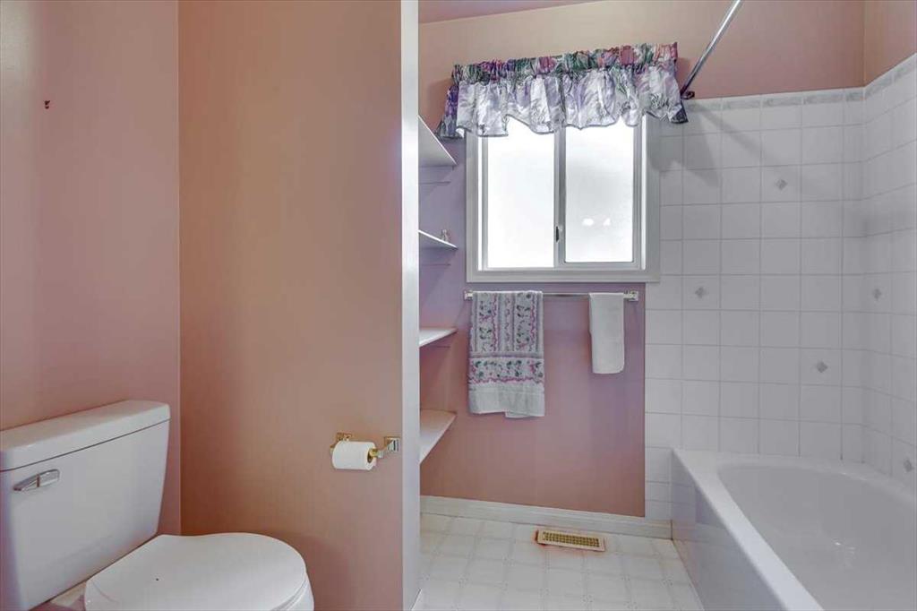 Picture for 4606 55 Avenue  https://www.cirrealty.ca/reb/cara/9/A2263379_24.jpg