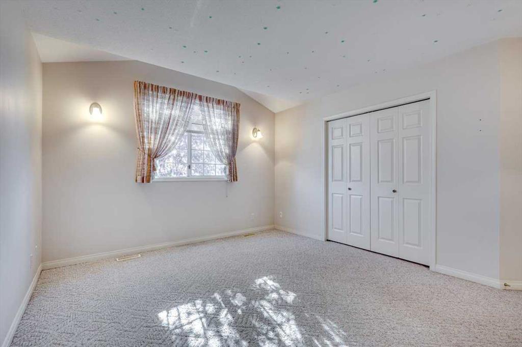 Picture for 4606 55 Avenue  https://www.cirrealty.ca/reb/cara/9/A2263379_27.jpg