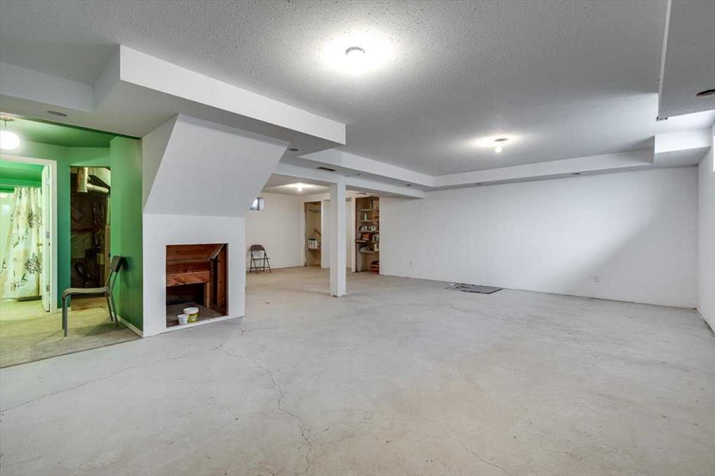 Picture for 4606 55 Avenue  https://www.cirrealty.ca/reb/cara/9/A2263379_34.jpg