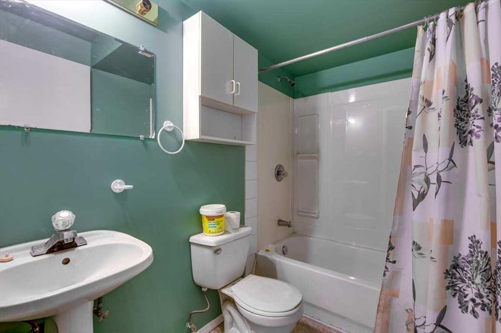 Picture for 4606 55 Avenue  https://www.cirrealty.ca/reb/cara/9/A2263379_38.jpg