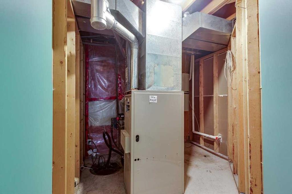 Picture for 4606 55 Avenue  https://www.cirrealty.ca/reb/cara/9/A2263379_40.jpg