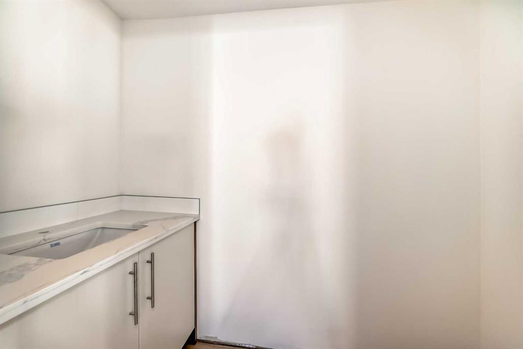 Picture for 5139 48th Street   https://www.cirrealty.ca/reb/cara/9/A2265569_17.jpg