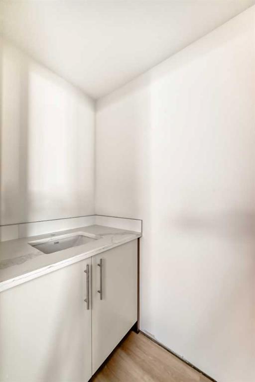 Picture for 5139 48th Street   https://www.cirrealty.ca/reb/cara/9/A2265569_19.jpg