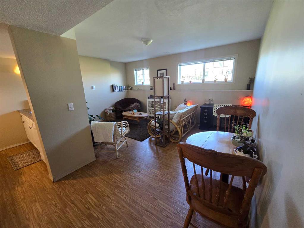 Picture for 7021 Deer Street  https://www.cirrealty.ca/reb/cara/9/A2265659_7.jpg