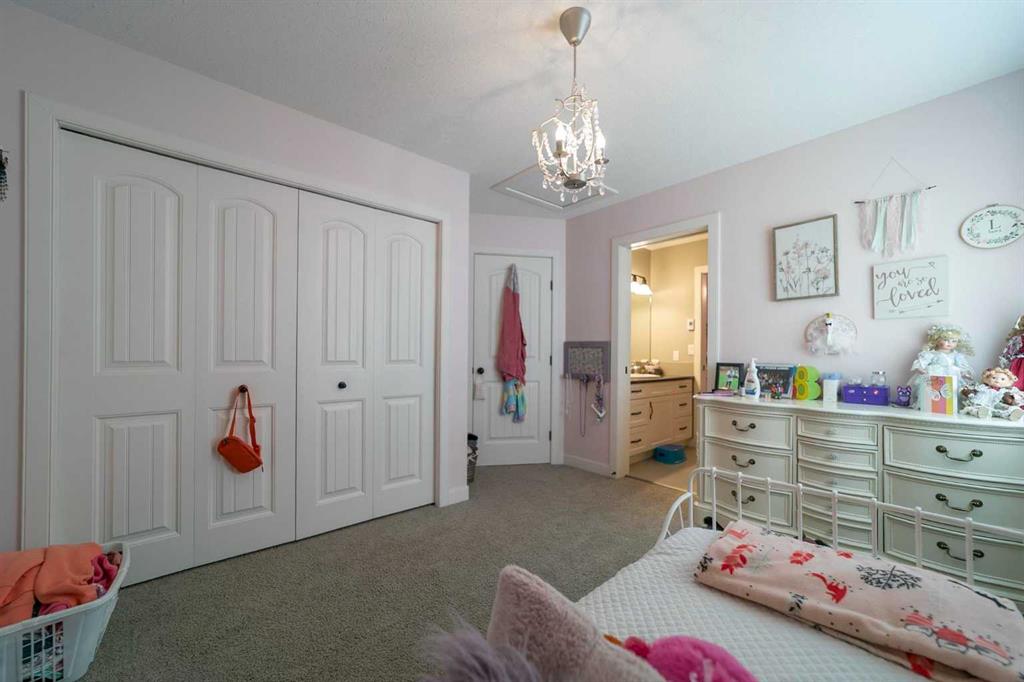 Picture for 3517 52 Street  https://www.cirrealty.ca/reb/cara/9/A2266169_18.jpg