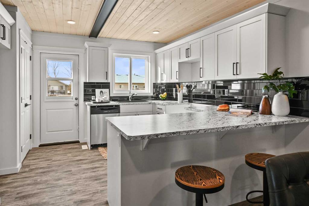 Picture for 6 Metcalf Way  https://www.cirrealty.ca/reb/cara/9/A2266299_10.jpg