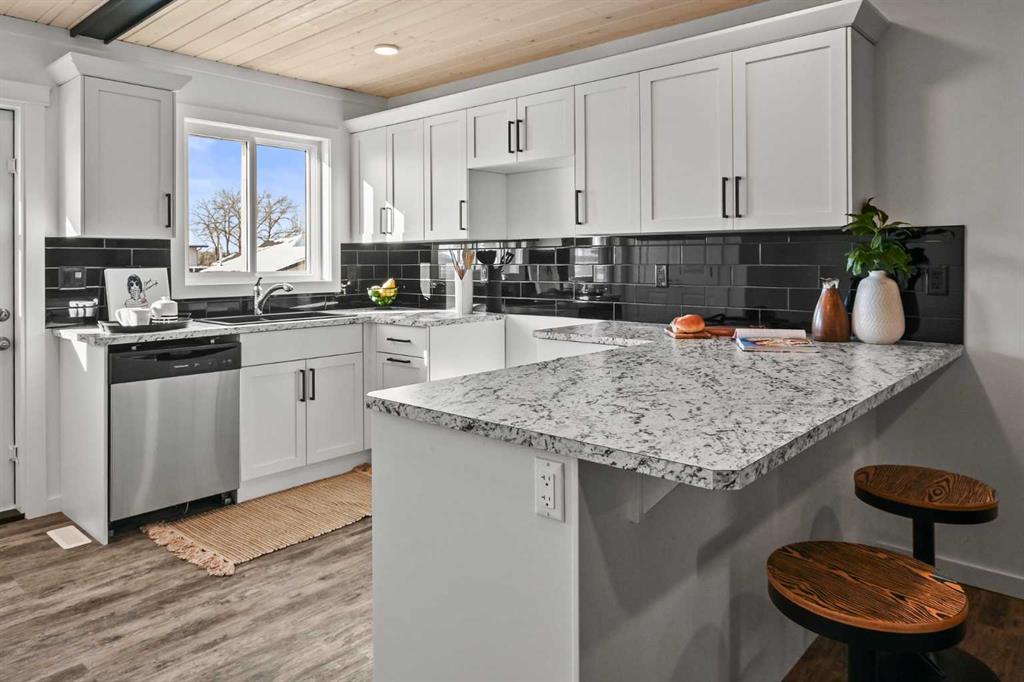 Picture for 6 Metcalf Way  https://www.cirrealty.ca/reb/cara/9/A2266299_11.jpg