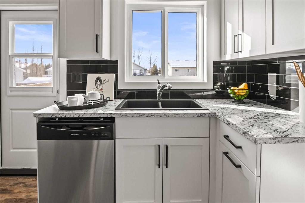 Picture for 6 Metcalf Way  https://www.cirrealty.ca/reb/cara/9/A2266299_13.jpg